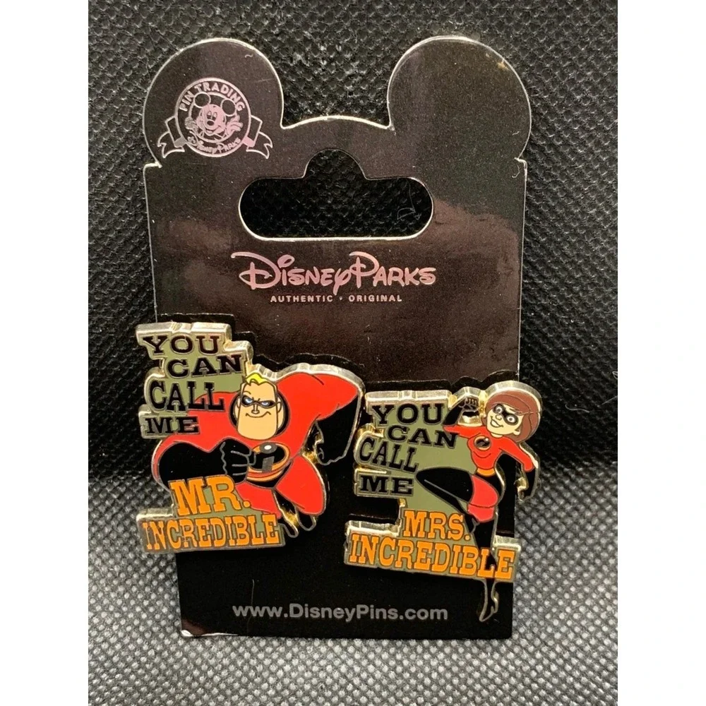 NWT 2015 Pixar Mr. Incredible Mrs. Incredible 2 Disney pin set card super hero